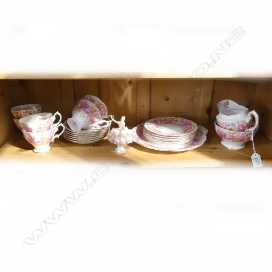 21 PCE ROYAL ALBERT 'SERENA' TEA SET + DRESDEN BALLERINA H.100mm