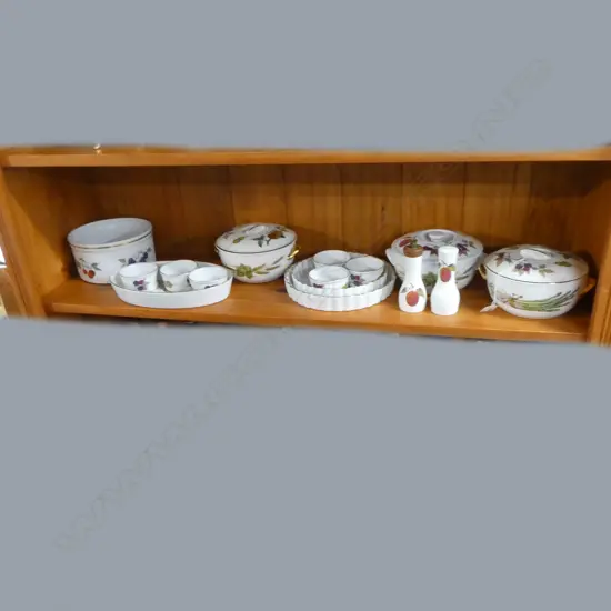  ROYAL WORCESTER EVESHAM DINNERWARE