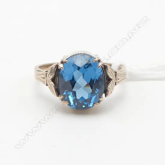 VINTAGE 9ct GOLD & BLUE STONE RING 2.9gms SIZE K