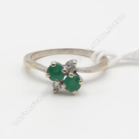 14CT GOLD EMERALD & DIAMOND RING 1.9gms SIZE K