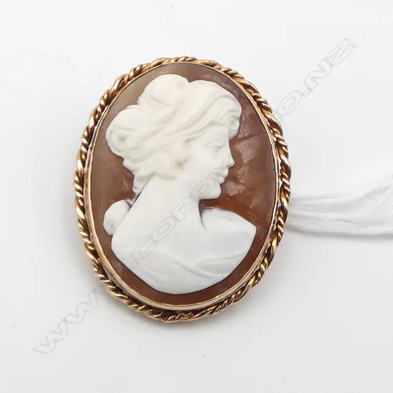 9ct GOLD CAMEO BROOCH 8.96gms