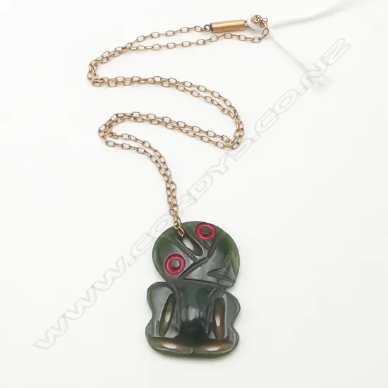 VINTAGE POUNAMU HEI TIKI on gold plate chain