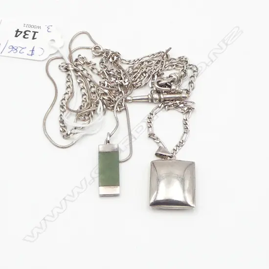 3 925 SILVER PENDANT NECKLACES 33gms