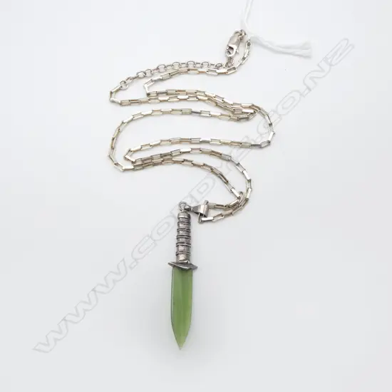 NICK VON K 925 & GREENSTONE DAGGER PENDANT NECKLACE