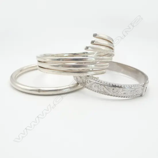 3 STG SILVER BANGLES 71gms
