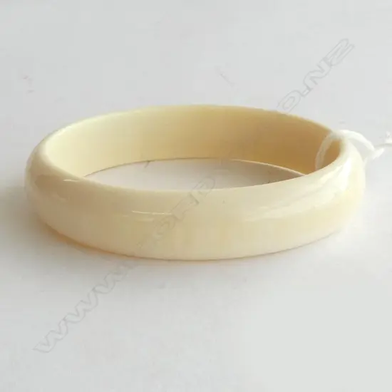 IVORY BANGLE