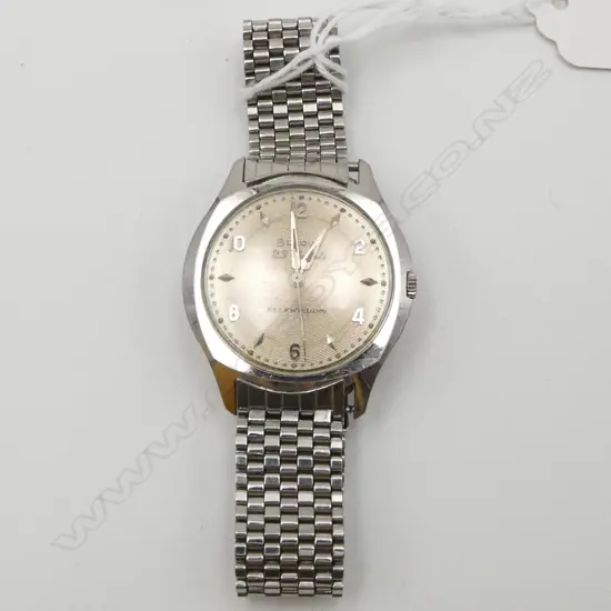 VINTAGE BULOVA AUTOMATIC 'self winding' GENT'S stainless WRISTWATCH w stainless strap. c.1970. Working