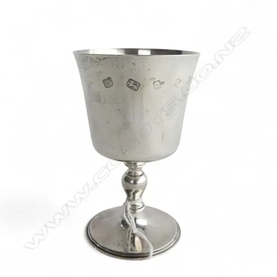 SILVER STEMMED GOBLET. London 1977. 176gms
