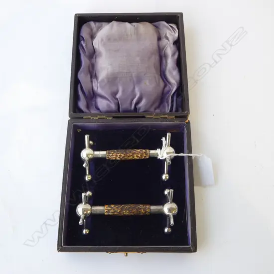 PR STG SILVER & PART ANTLER KNIFE RESTS, 175gms weight including antler, BOXED