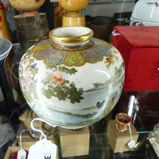 SATSUMA VASE, SIGNED TO BASE H.90mm