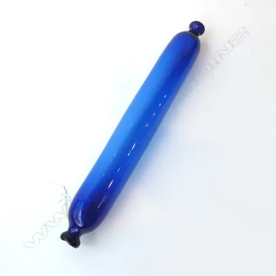 ANTIQUE BLUE GLASS ROWLING PIN FAULTS L.380mm