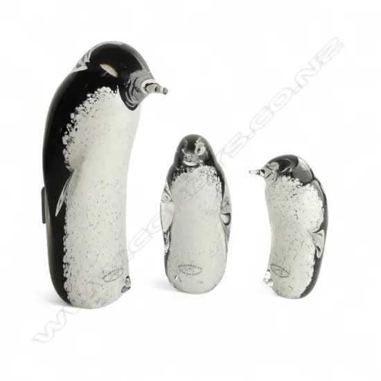 3 HOGLUND ART GLASS PENGUINS H.200mm