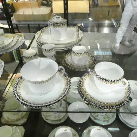 COLLECTION OF SHELLEY CHINA CHEQUERED PAT EGG CUPS PLATES CSPS ETC