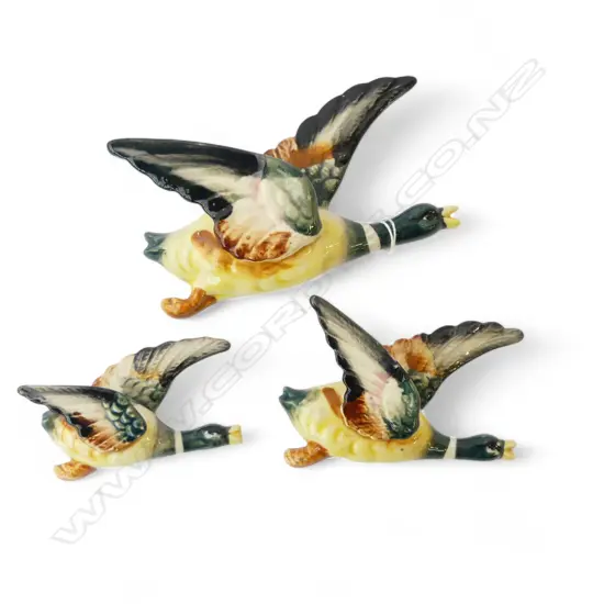 3 CERAMIC FLYING WALL DUCKS (not marked) L.150mm