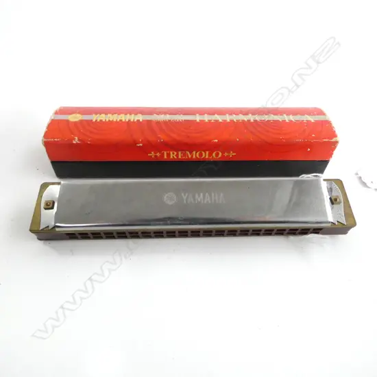 VINTAGE YAMAHA 'TREMOLO' HARMONICA in original box