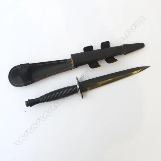 FAIRBAIRN-SYKES FIGHTING KNIFE / BRITISH COMMANDO DAGGER & LEATHER SCABBARD L.295mm