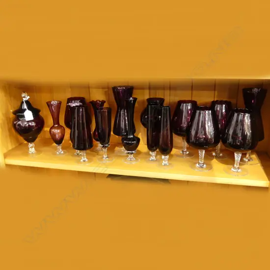 17 PCES PURPLE ART GLASS H.255mm