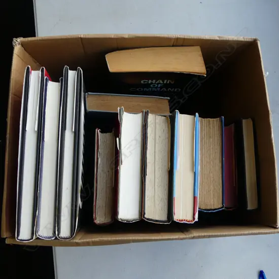 ASST. WAR REFERENCE & NOVELS