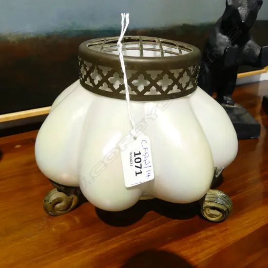 ANTIQUE LUSTRE GLASS VASE w. METAL FROG LID H.140mm