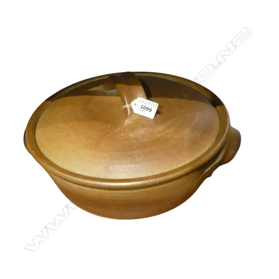 LG MUCHELNEY STUDIO POTTERY LIDDED CASSEROLE DISH 320mm dia
