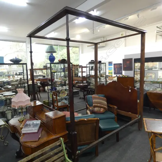 GEORGIAN FOUR POSTER BED FRAME 1550x2080x2350mm