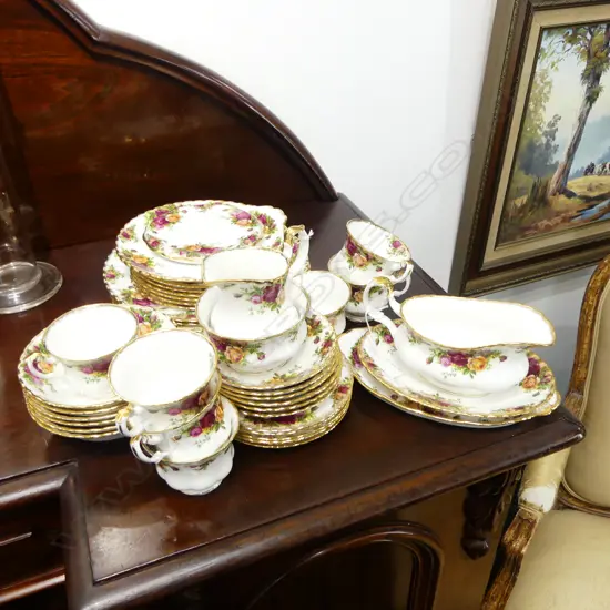 ASST. ROYAL ALBERT 'OLD COUNTRY ROSES' TEA/DINNER CHINA 