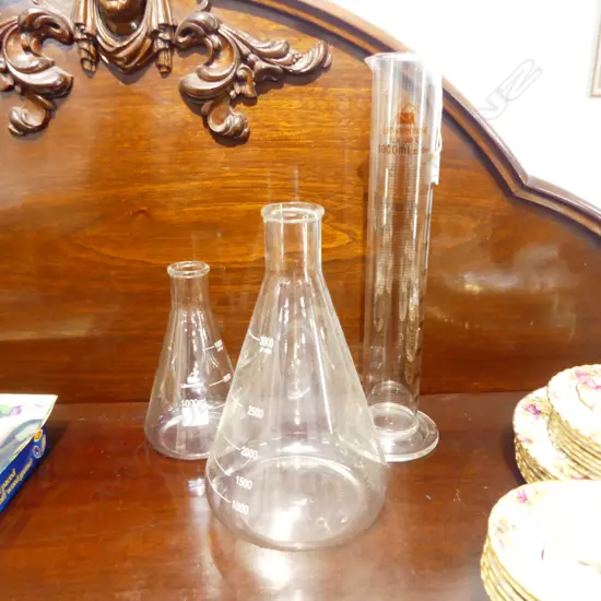 3 LG LABORATORY GLASSES H.440mm