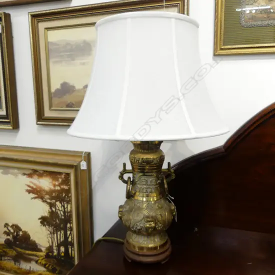 BRASS CHINESE ARCHAIC STYLE LAMP H.680mm