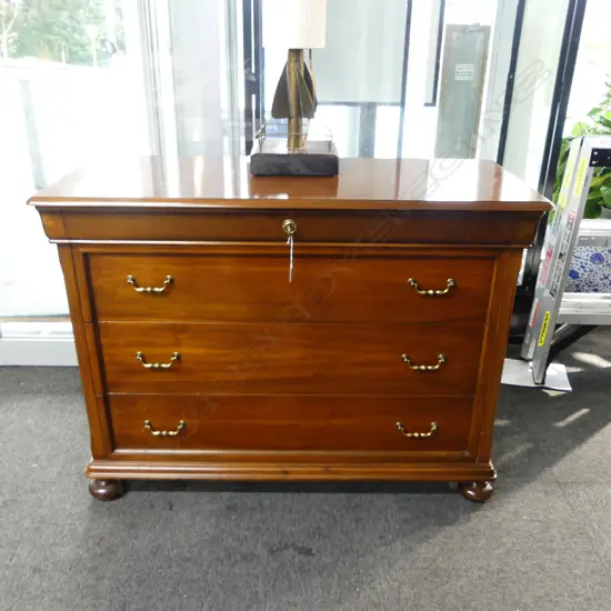 4 DRAW CHEST 1190x500x885mm (TOP RIGHT HAND HANDLE PULLS OFF)
