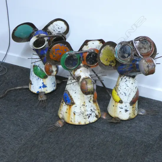 3 METAL MOUSE SCULPTURES H.380mm (1 w. LEG AF)
