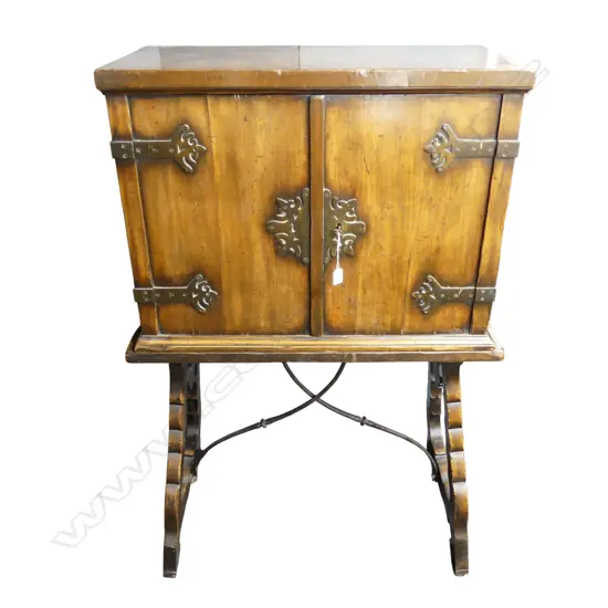 SPANISH CABINET ON STAND 870x415x1365mm