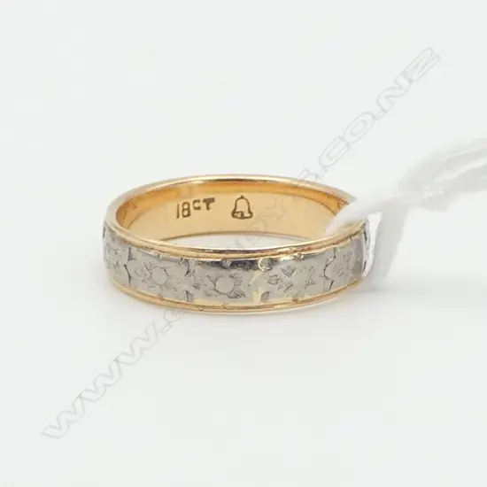 **RTV**  18ct Y/GOLD RING with white gold floral band 4.14gms SIZE N