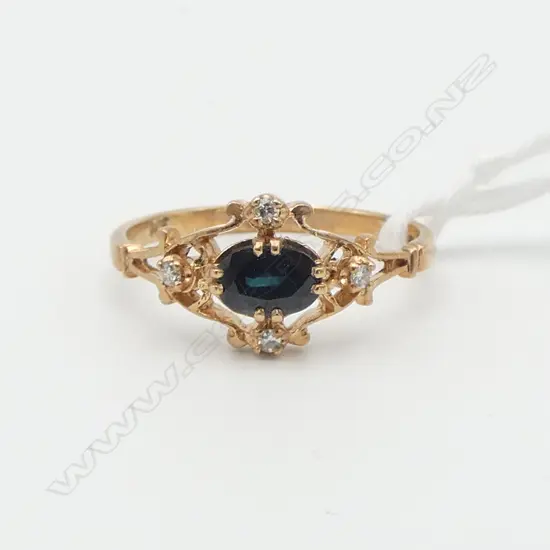 VINTAGE 9ct GOLD  SAPPHIRE  & DIAMOND RING 1.88gms SIZE Q
