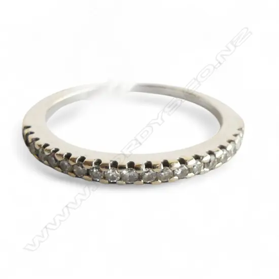 18ct W/GOLD & DIMAOND BAND RING 2.30gms SIZE N (1 STONE MISSING)