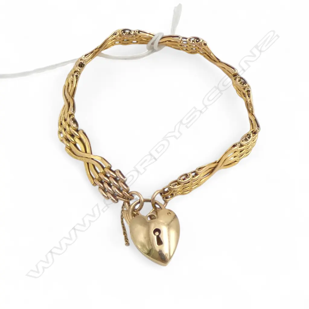 VINTAGE 9CTROSE GOLD GILDED GATE LINK BRACELET heart padlock clasp. 9.28gms Image 1++