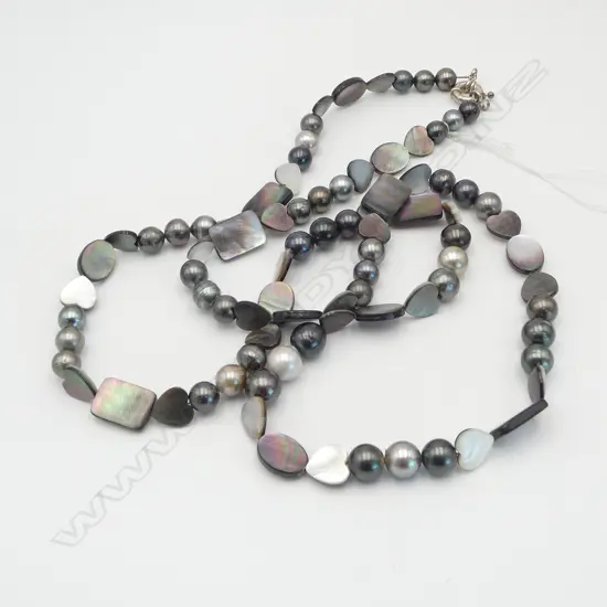 LONG NECKLACE SEMI BAROQUE TAHITIAN PEARLS & MOP carved pieces hearts ovals & rectangular sections. L.1000mm