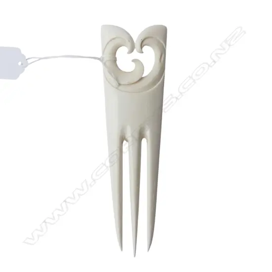 CARVED BONE MAORI HERU (HAIR COMB) H.170mm