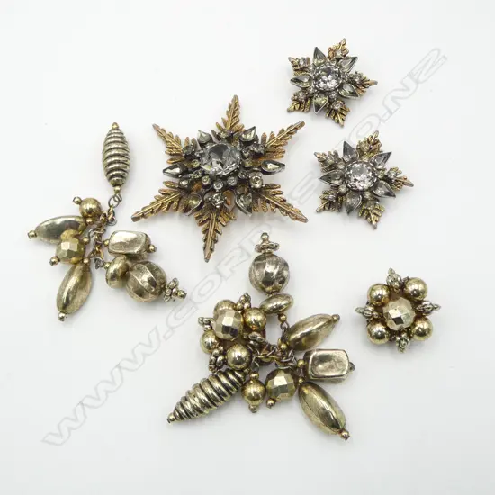 COSTUME JEWELLERY SET + PR (one needs repair)