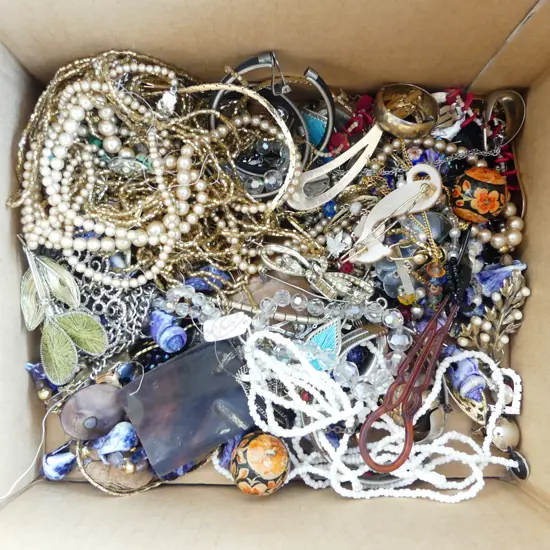 ASST. COSTUME JEWELLERY