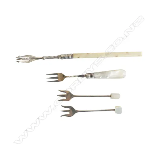 4 ANTIQUE SERVING small FORKS 3 W MOP HANDLES + 1 with long ivory handle L.185mm