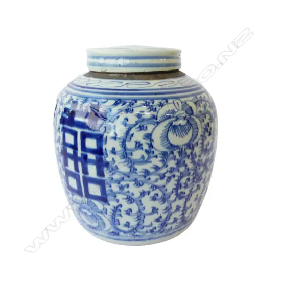 CHINESE B/W LIDDED GINGER JAR H.250mm