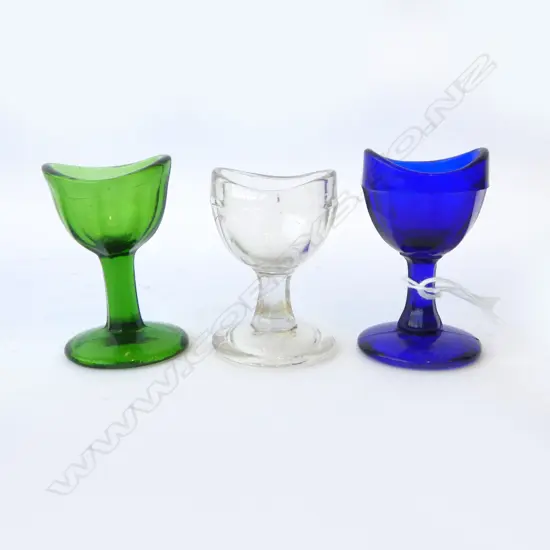 3 ANTIQUE GLASS EYE BATHS W.T & CO BLUE, & GREEN & CLEAR