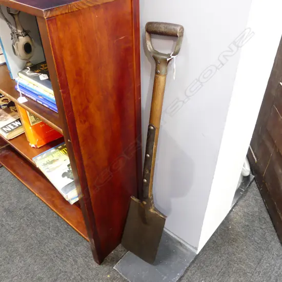 VINTAGE BRADES SKELTON SPADE L.960mm