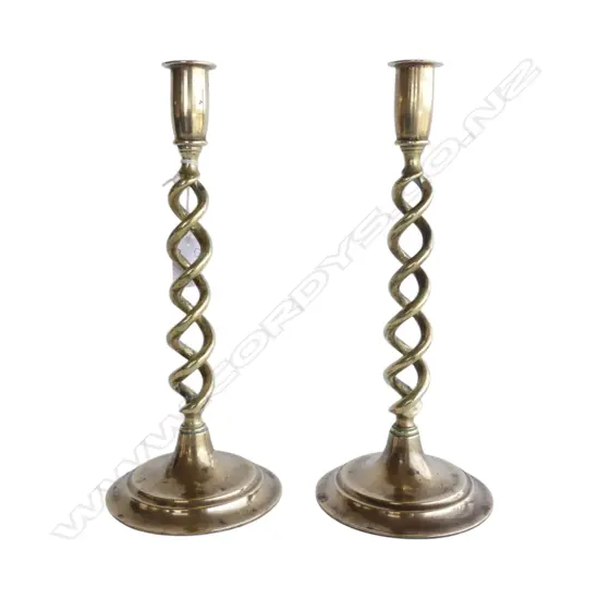 PR BRASS BARLEY TWIST CANDLESTICKS H.305mm