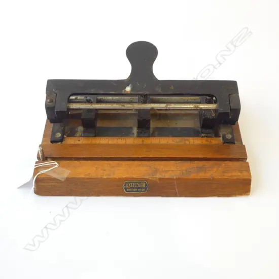 ANTIQUE NO.67 HOLE PUNCH BY ‘EXCELSIOR BRITAIN’ ADJUSTABLE HOLE MEASURES, L.305MM W.210MM