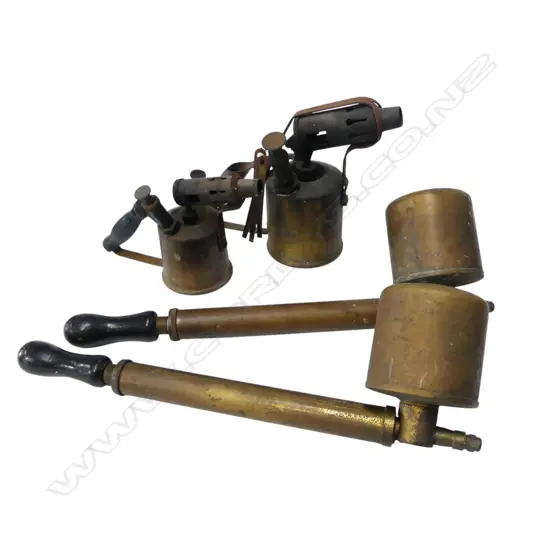 4 VINTAGE BLOW TORCHES/PUMPS L.460mm