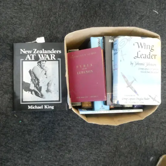 NEW ZEALANDERS AT WAR by MICHAEL KING w. 9 OTHER WAR REFERENCE/NOVELS