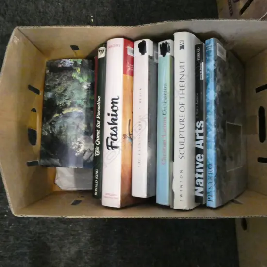 BOX LOT: BOOKS FASHION, ART & NATURE