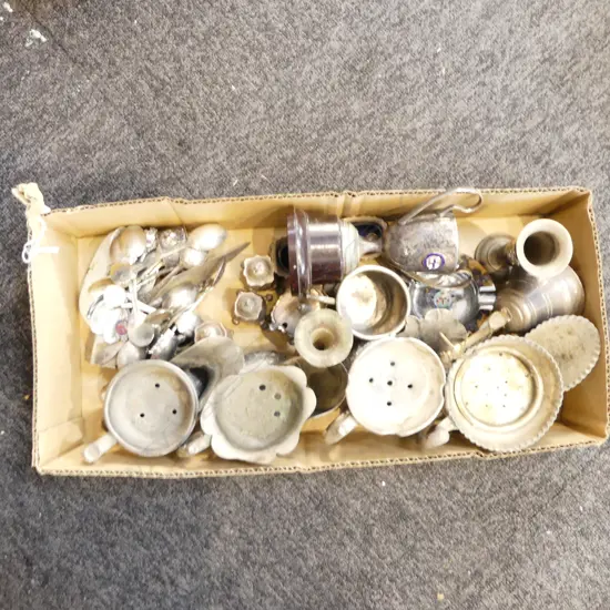 TRAY OF EP SHAVING MUGS &MARATIME INSIGNIA SOVS