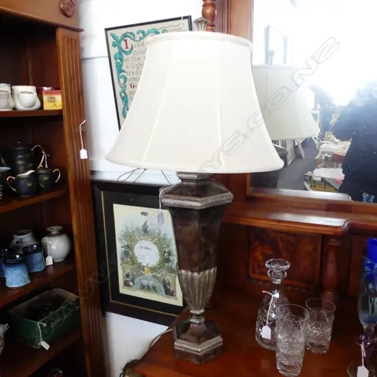 TABLE LAMP H.850mm finial repaired